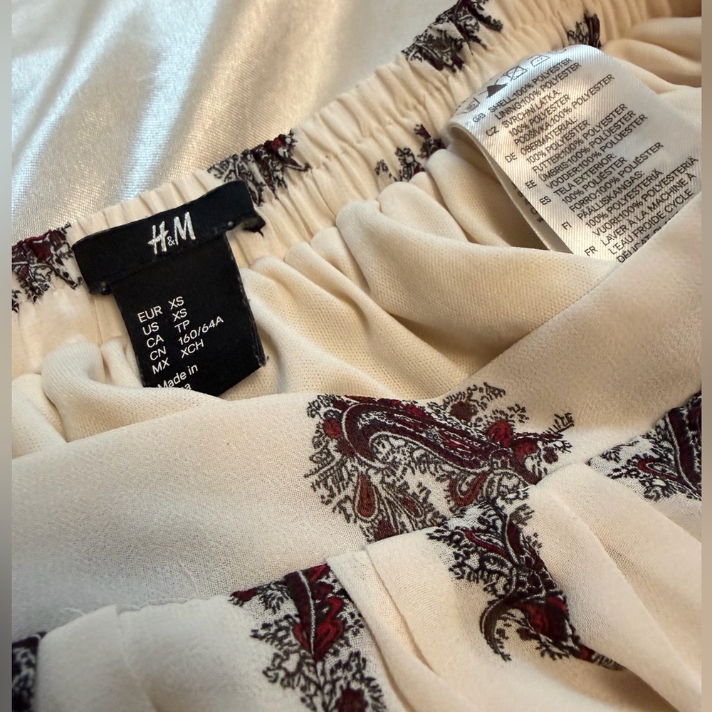 Cream Skirt with Black and Red Floral Design - Picture 3 of 3